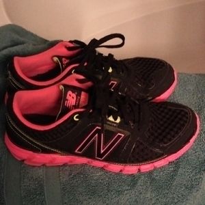 New Balance 750v1 Black Pink Athletic Sneakers Tennis Shoes